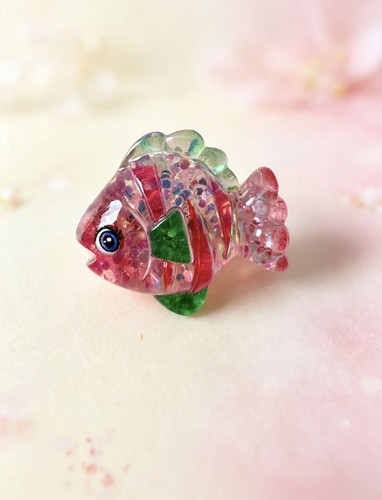 Sequined resin cartoon - sequined,