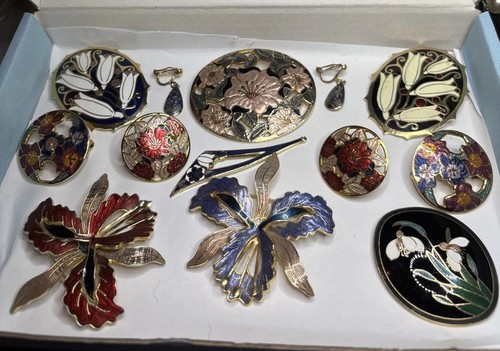Vintage fish crown - &,