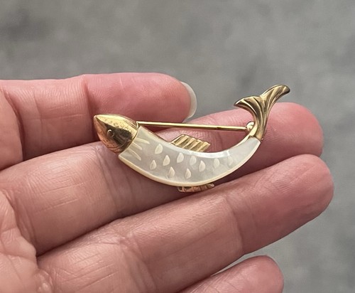 Vintage gold tone carved - gold,