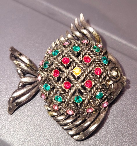 Stunning fish brooch lovely - fish,