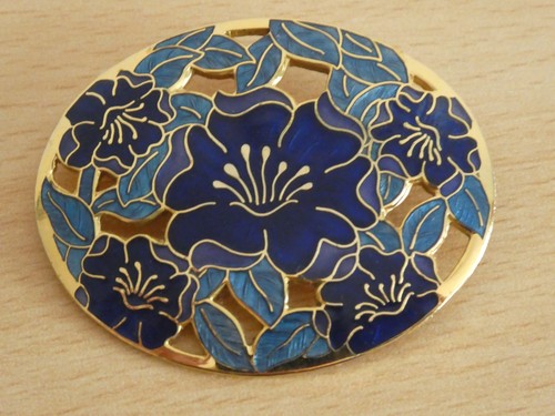 Vintage fish crown brooch - fish, &