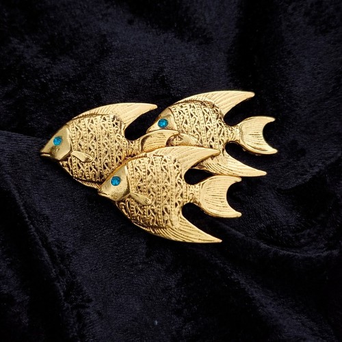 Fish shoal school brooch gold - shoal,