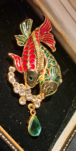 Vintage gold tone red - red, green