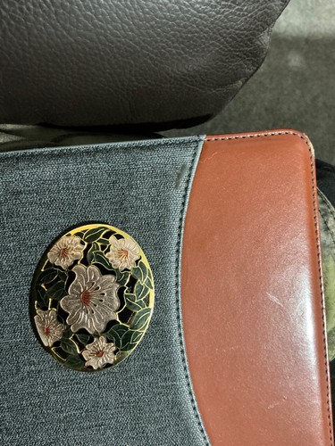 Metal brooch stamped - metal,
