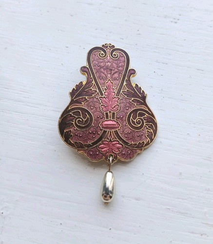 Vintage art nouveau - style, pink
